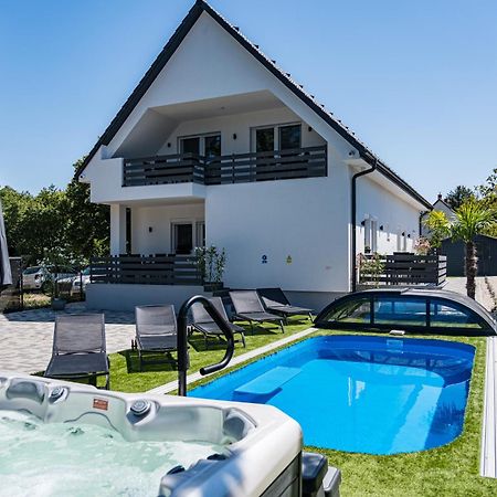 Balatonic Lime Apartmanhaz Siófok Eksteriør bilde
